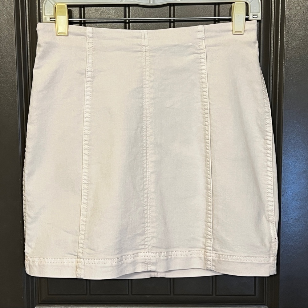 ☀️FREE PEOPLE Femme Denim Skirt in Baby Pink, Size 6